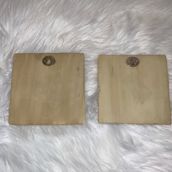 Set of 2 Signed Cheri Bloom Wall Plaques - Picture 7 of 7